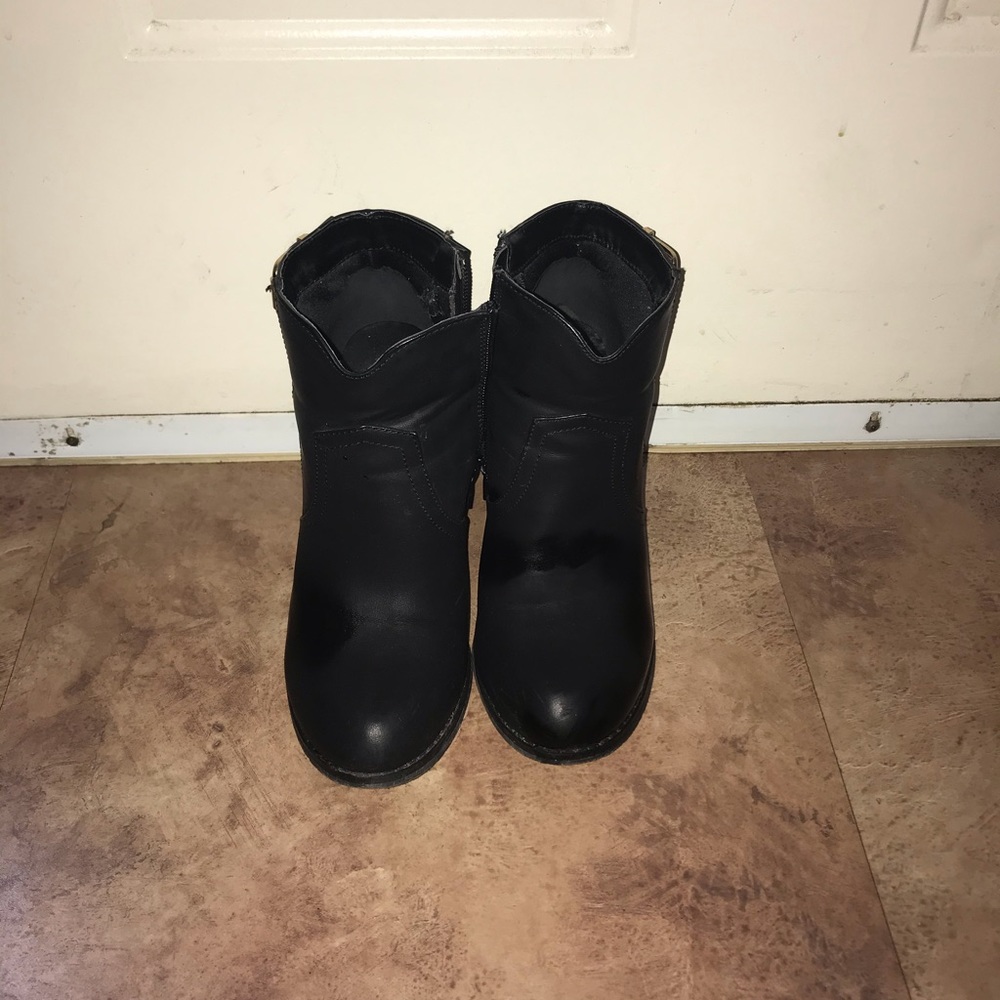Ankle boots